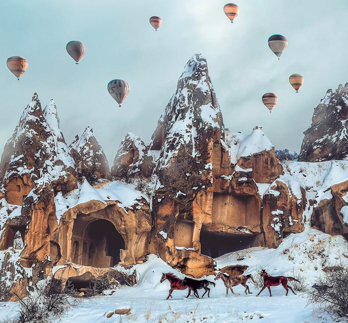 Karda Kızılçukur At Turu
